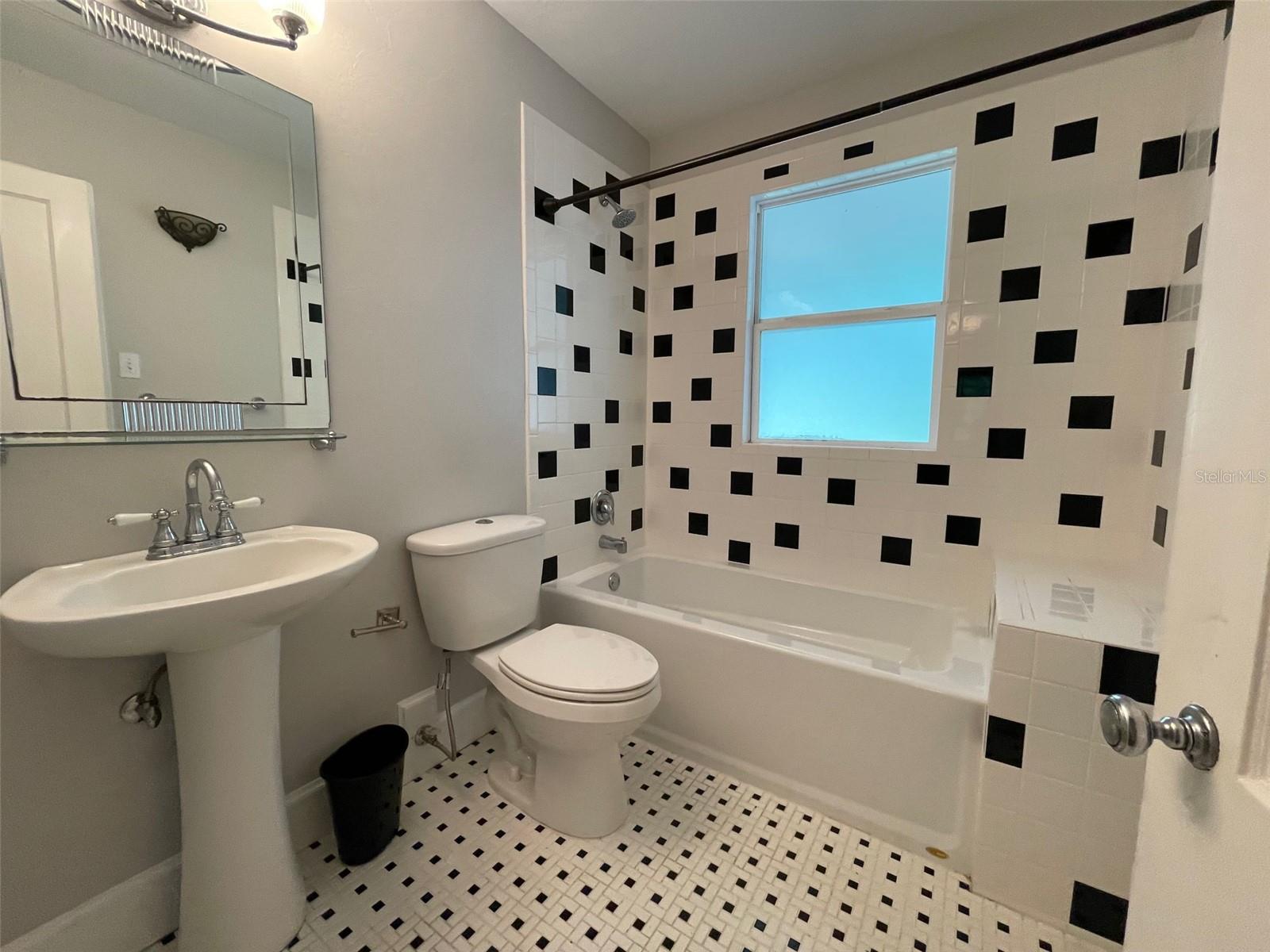 Image 16 of 23 For 1403 9th Avenue