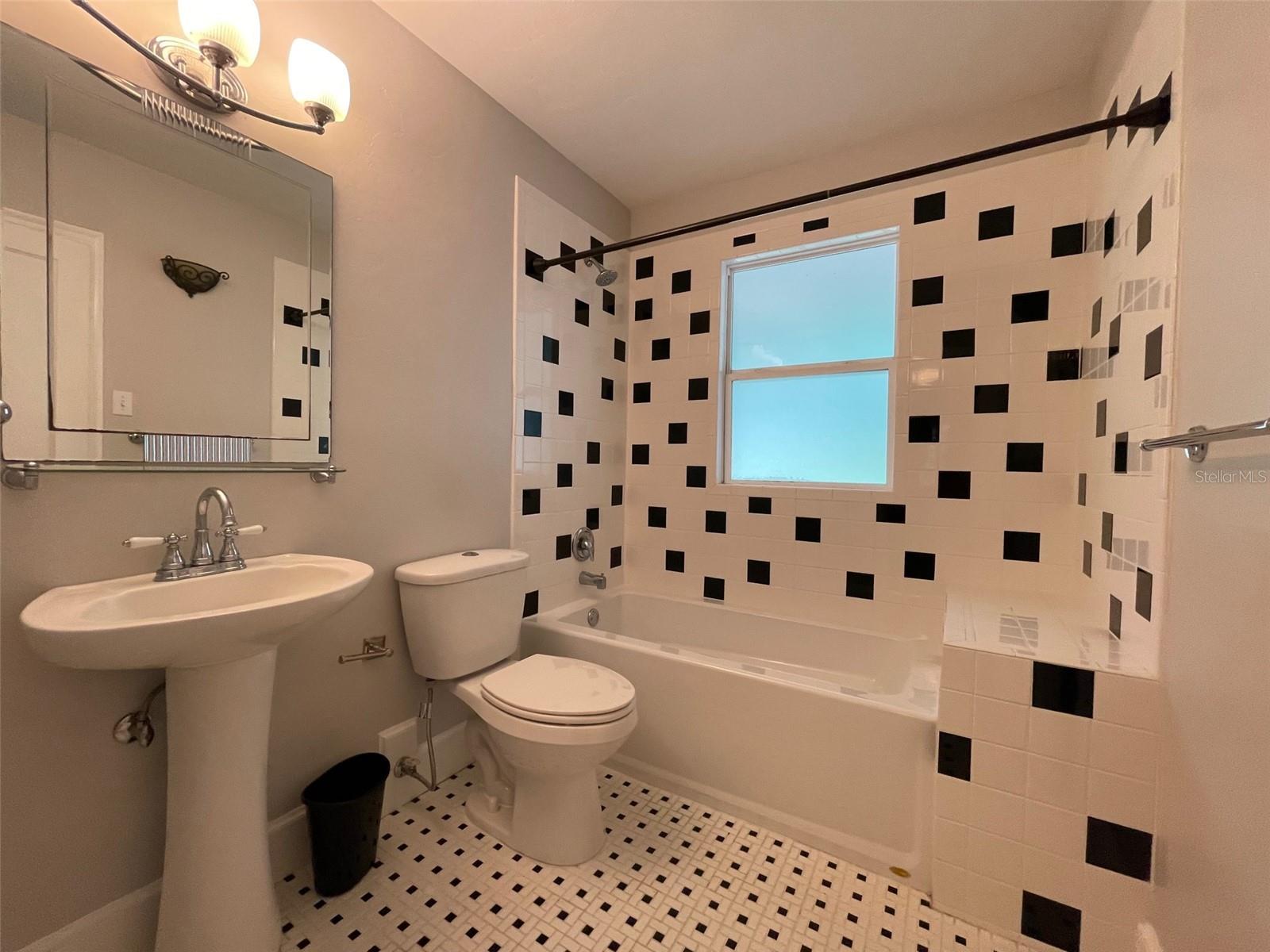 Image 17 of 23 For 1403 9th Avenue