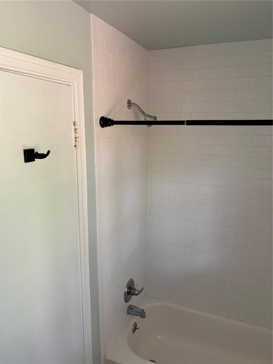 Image 24 of 46 For 706 20th Street