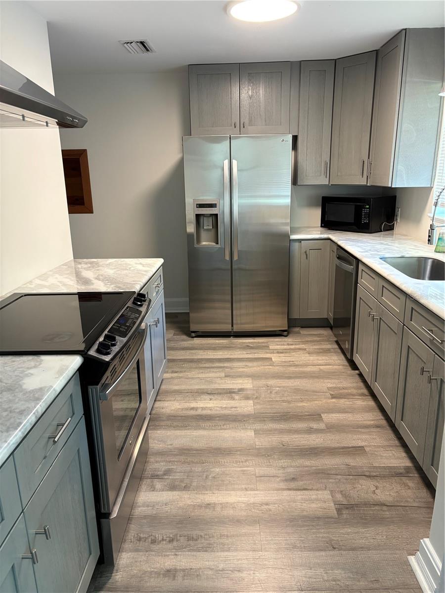 Image 3 of 46 For 706 20th Street