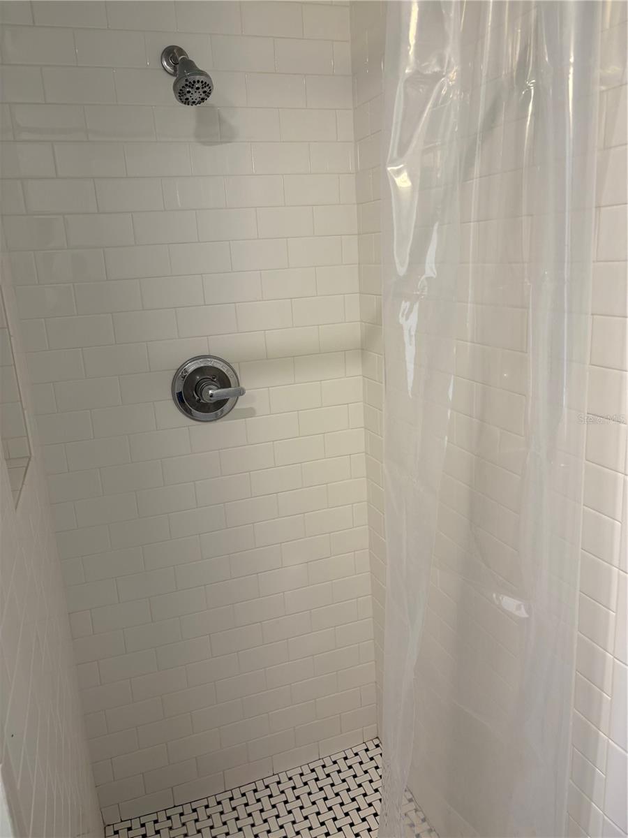 Image 31 of 46 For 706 20th Street