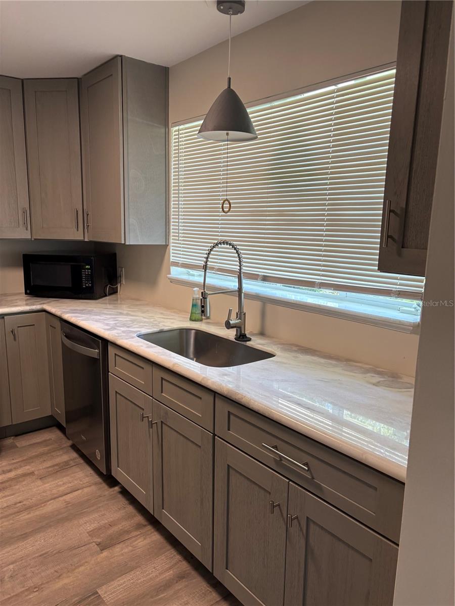 Image 5 of 46 For 706 20th Street