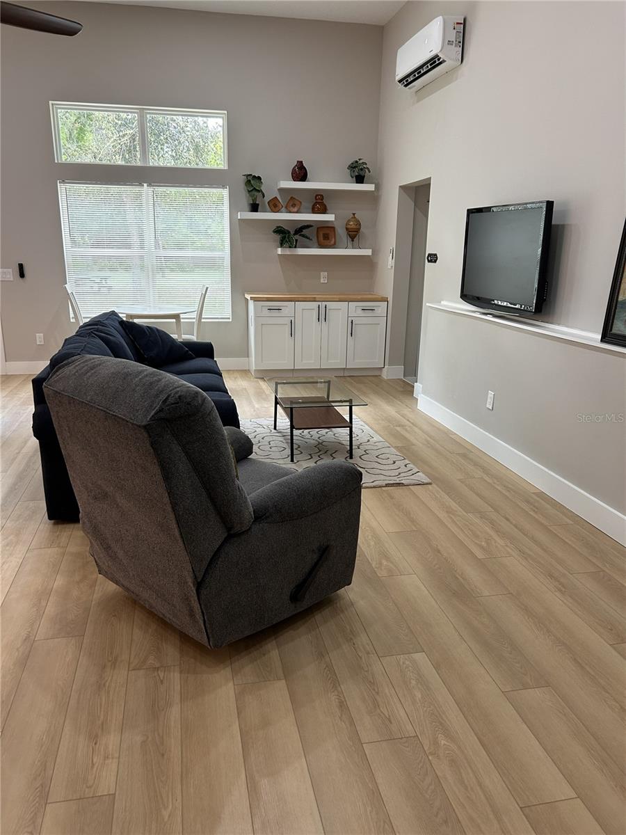 Image 13 of 32 For 12870 103 Terrace