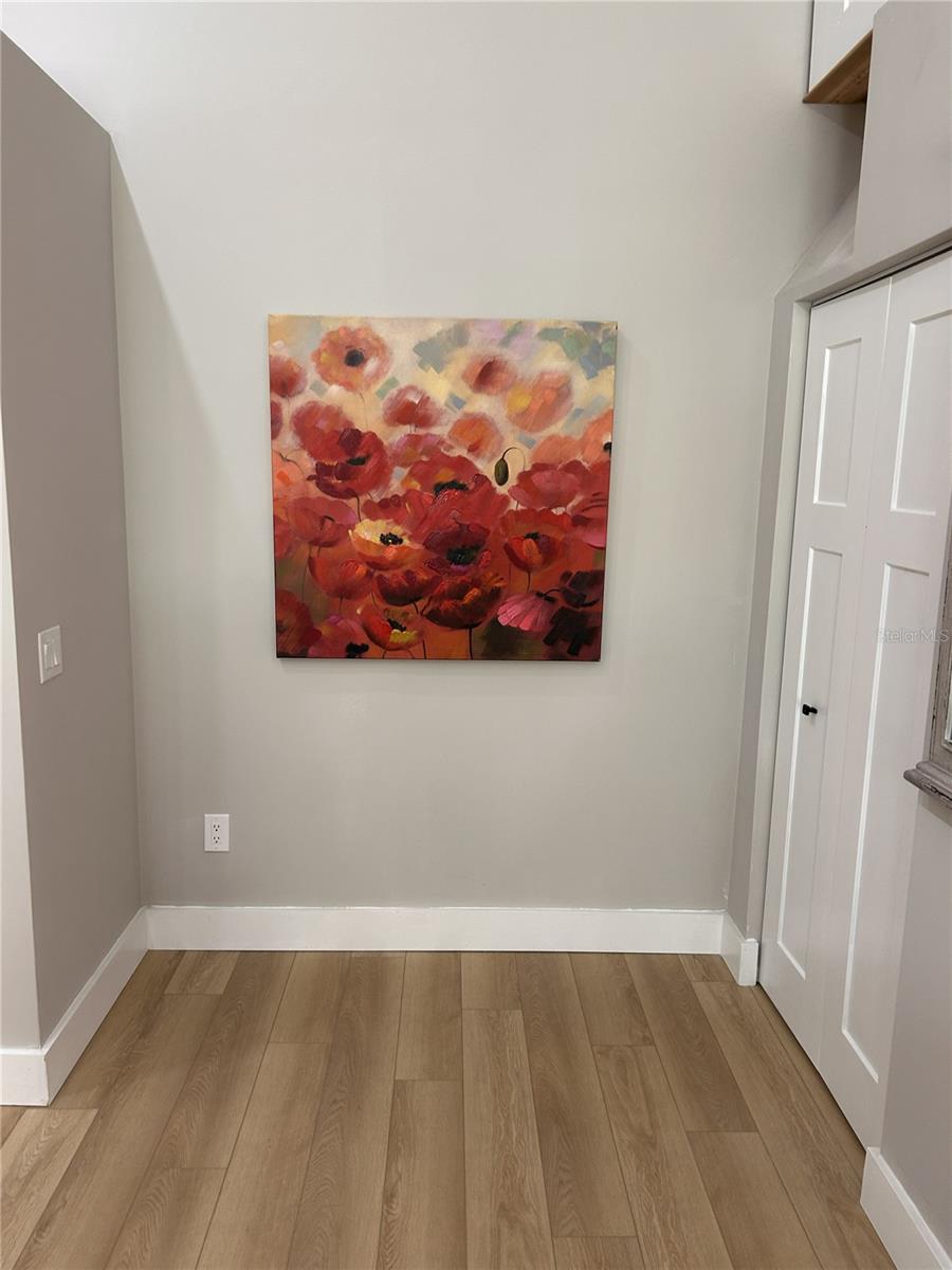 Image 17 of 32 For 12870 103 Terrace