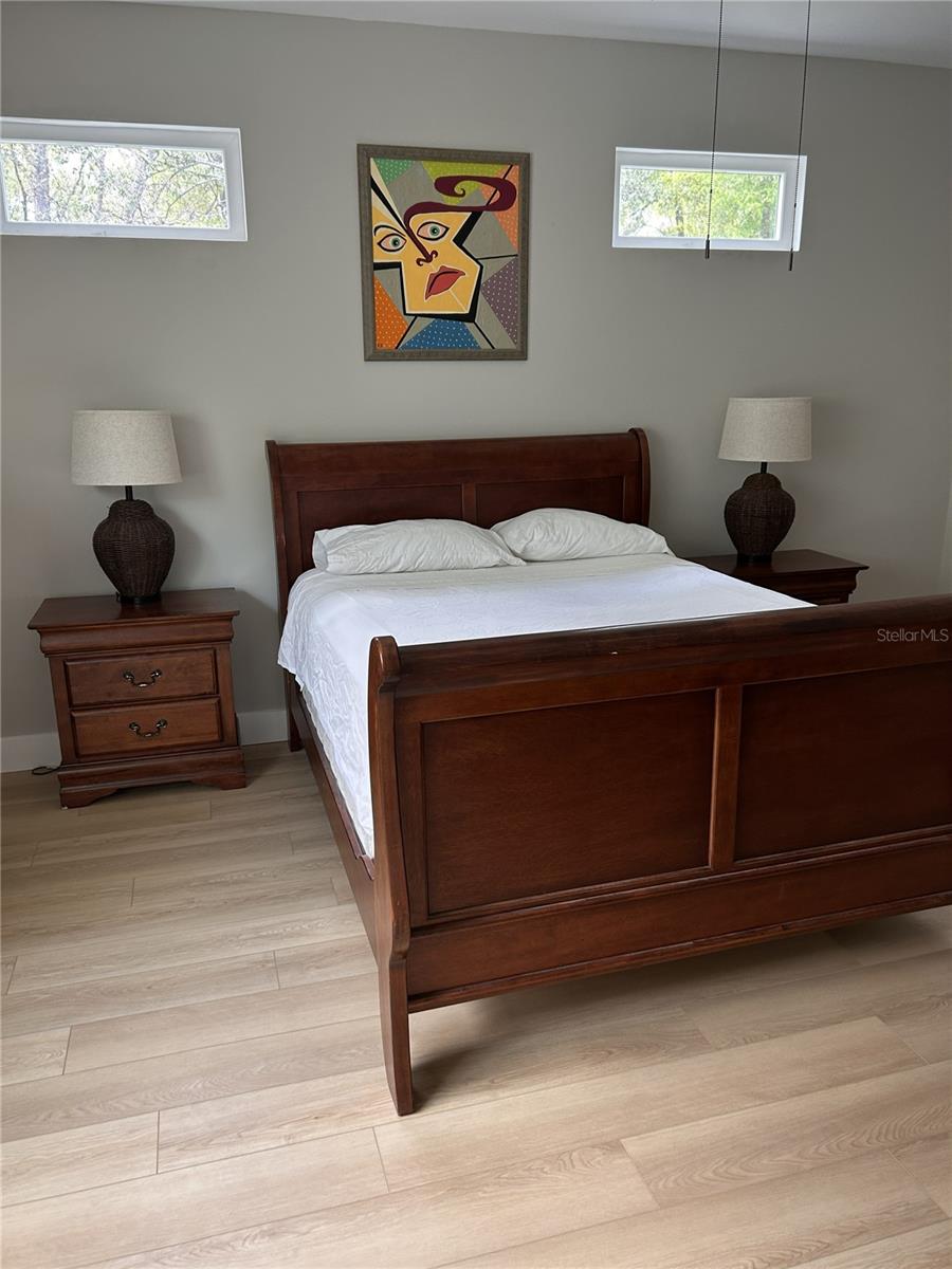 Image 19 of 32 For 12870 103 Terrace