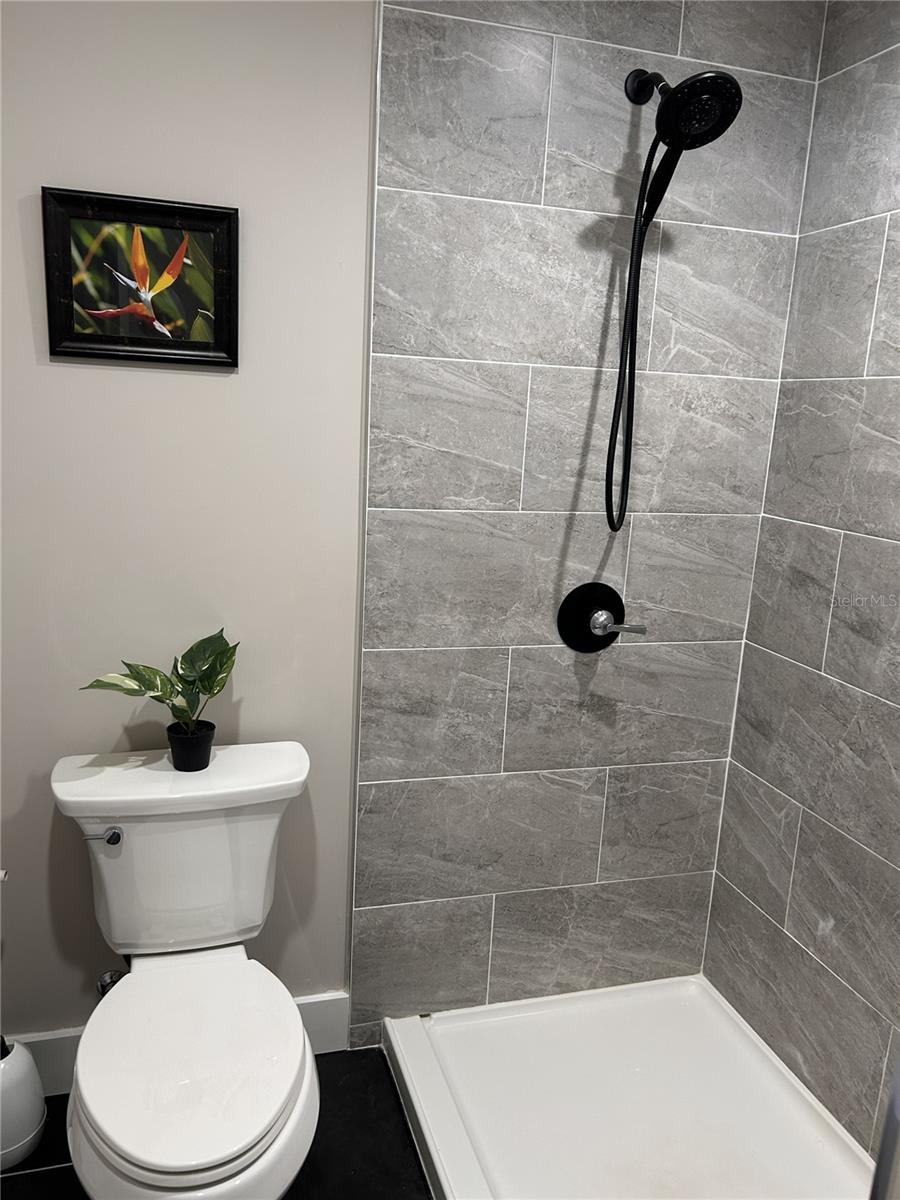 Image 22 of 32 For 12870 103 Terrace