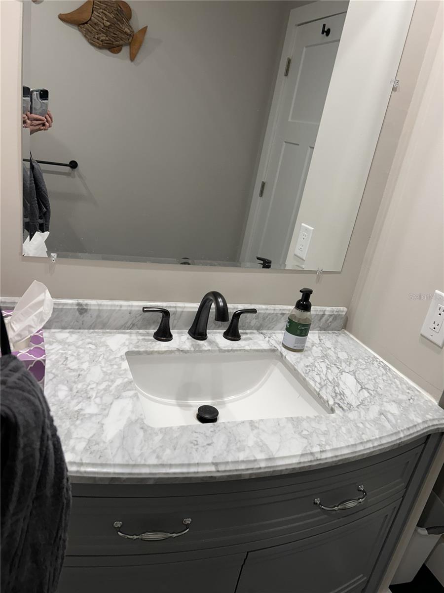 Image 23 of 32 For 12870 103 Terrace