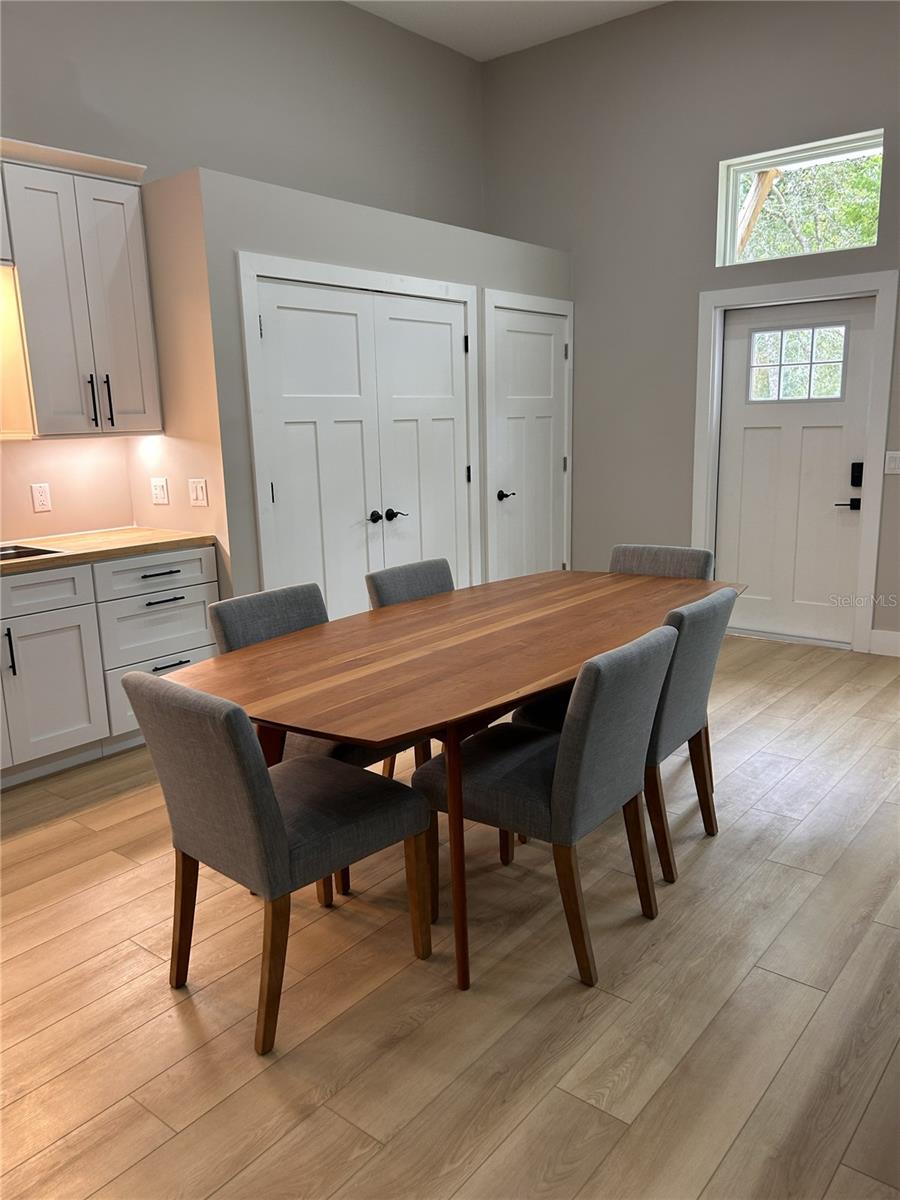 Image 8 of 32 For 12870 103 Terrace