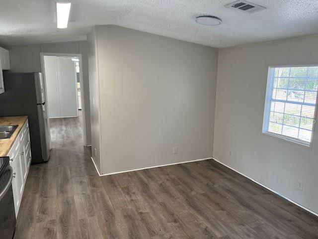 Image 10 of 23 For 65 153 Avenue