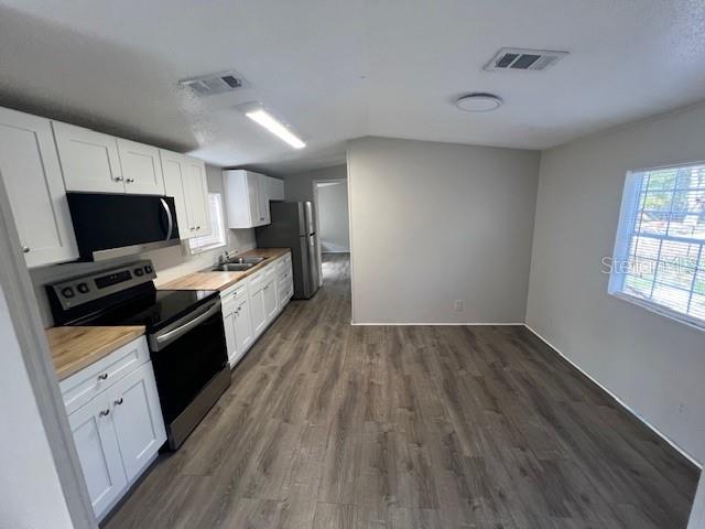 Image 8 of 23 For 65 153 Avenue