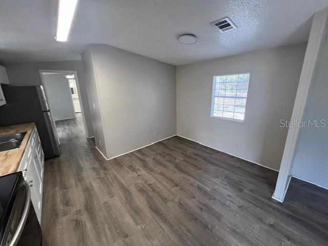 Image 9 of 23 For 65 153 Avenue