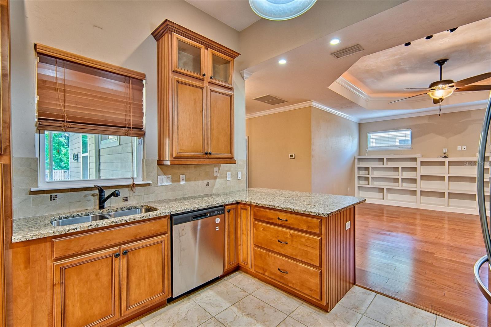 Image 13 of 46 For 7546 90 Drive