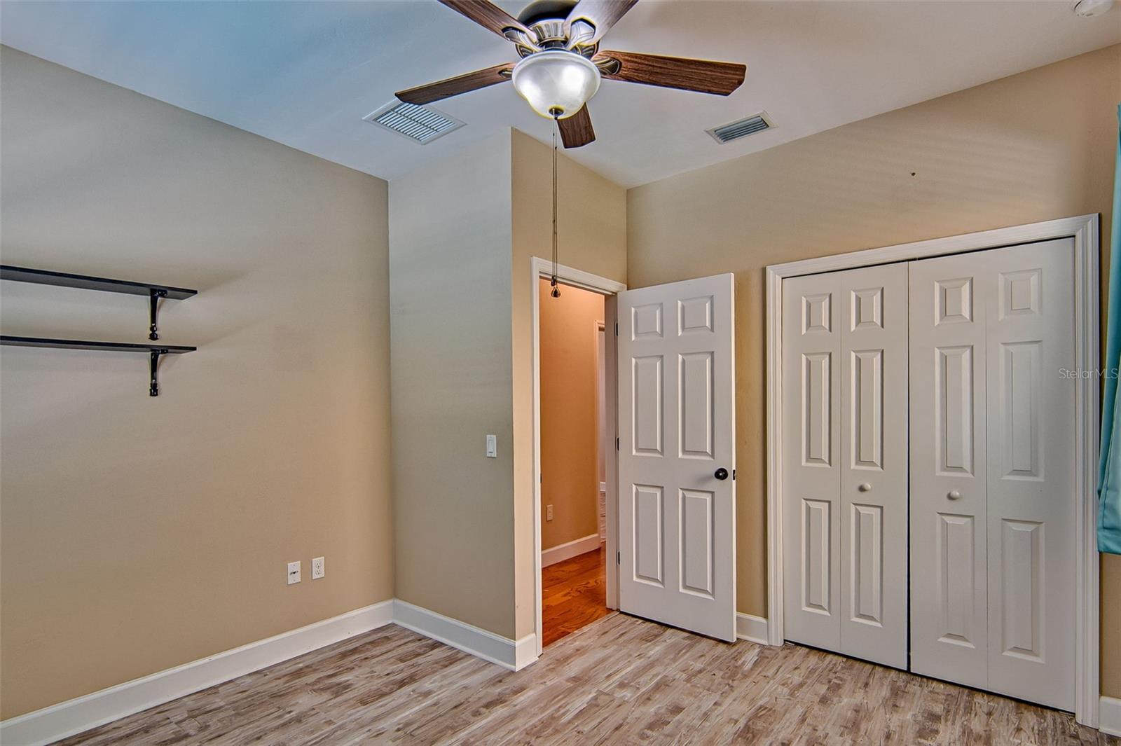 Image 22 of 46 For 7546 90 Drive