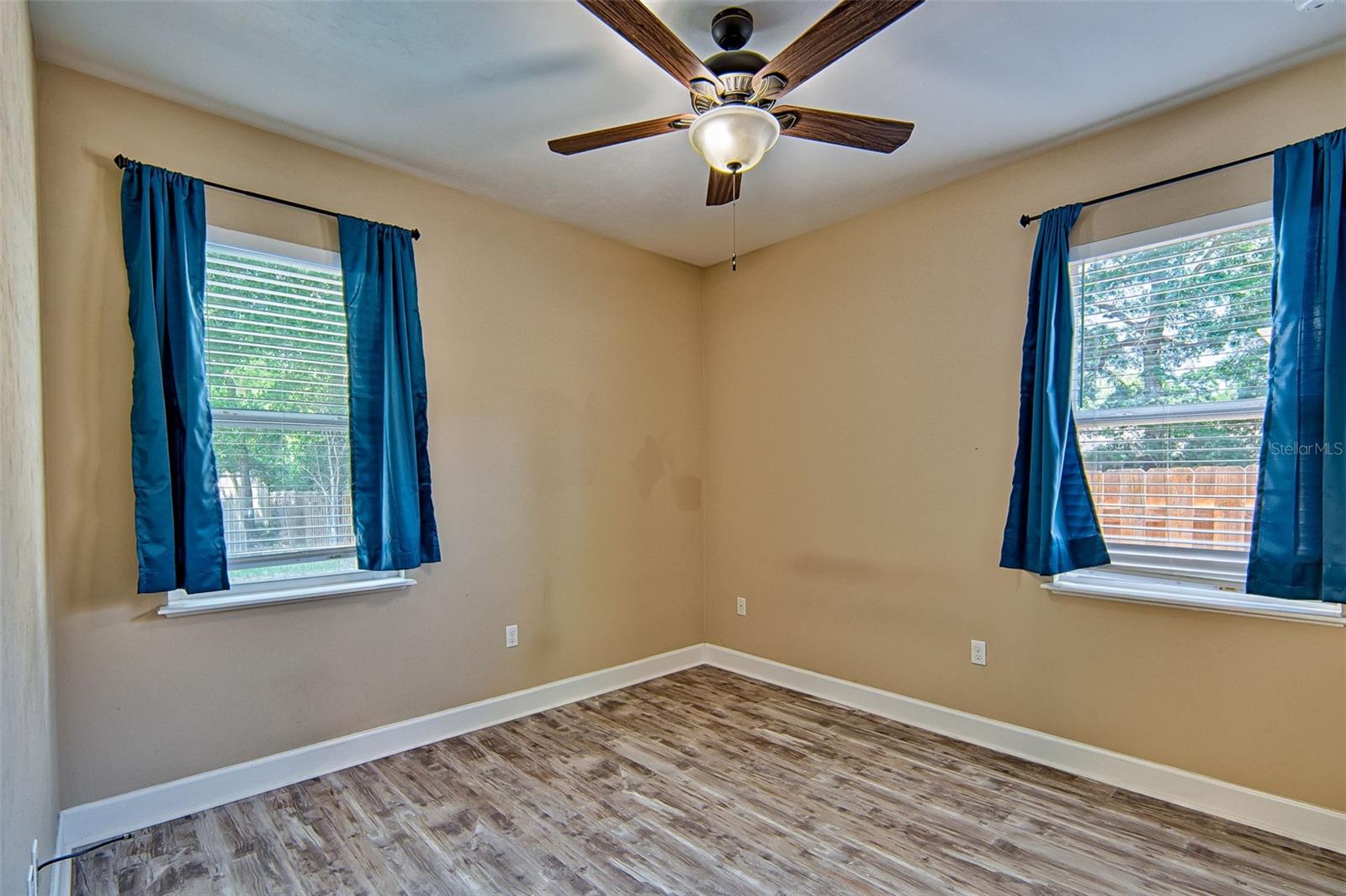 Image 23 of 46 For 7546 90 Drive