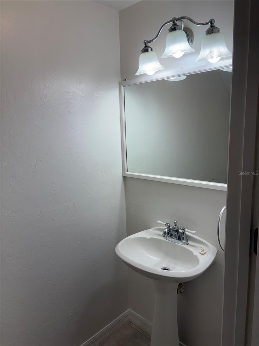 Image 5 of 15 For 4624 45 Lane