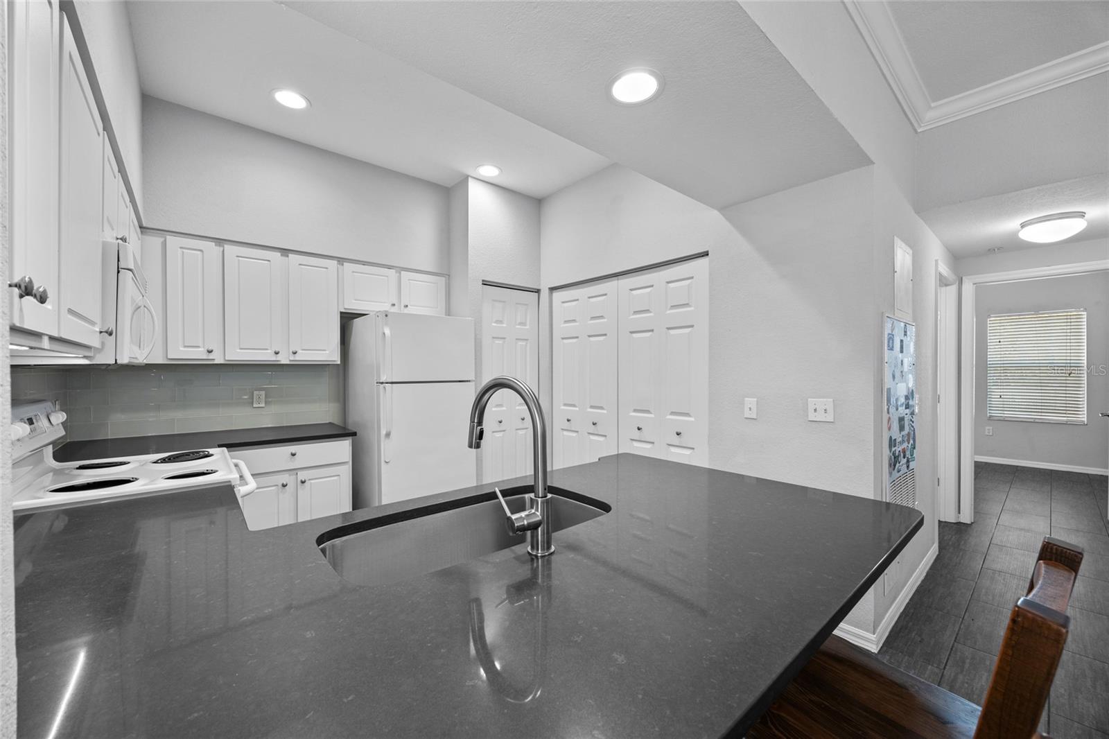 Image 12 of 22 For 5141 91st Way I-102
