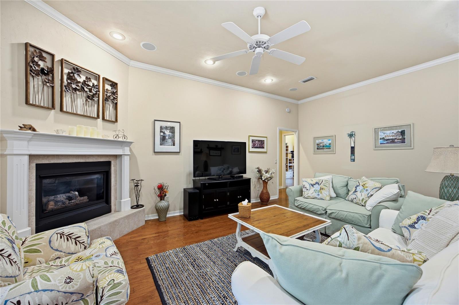 Image 13 of 62 For 6448 90 Street