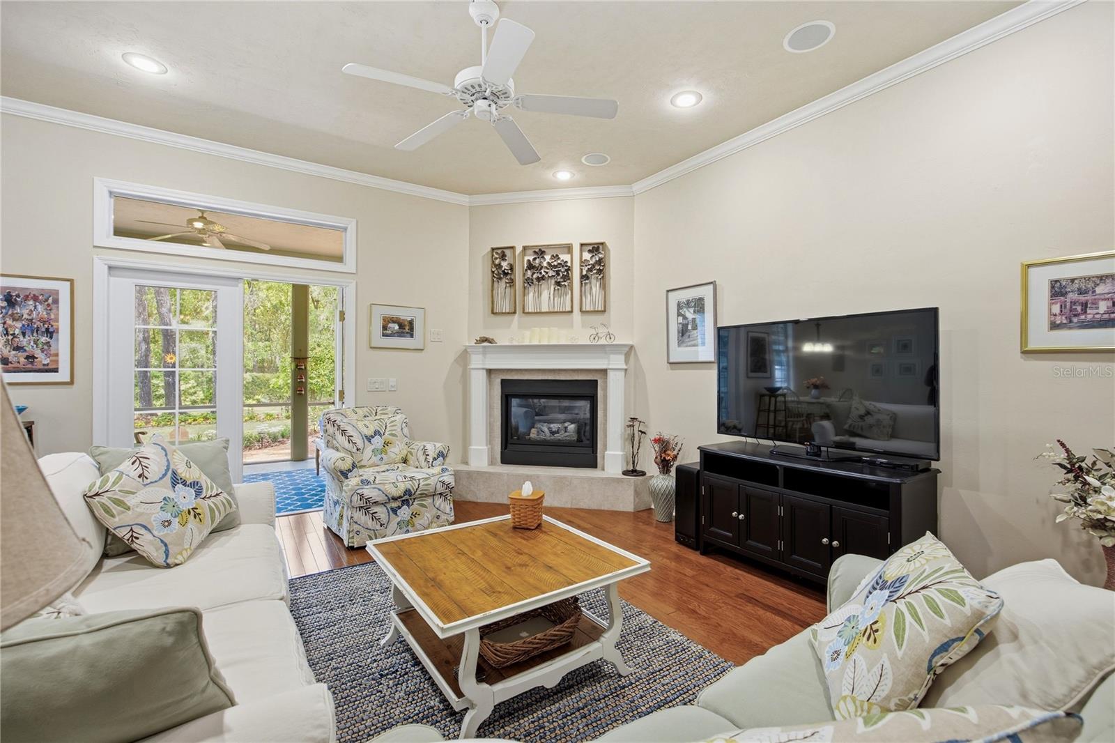 Image 14 of 62 For 6448 90 Street