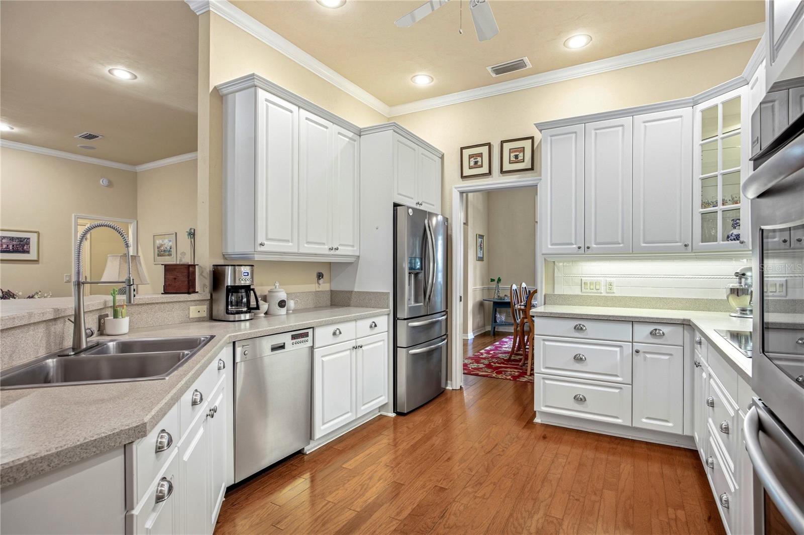 Image 17 of 62 For 6448 90 Street