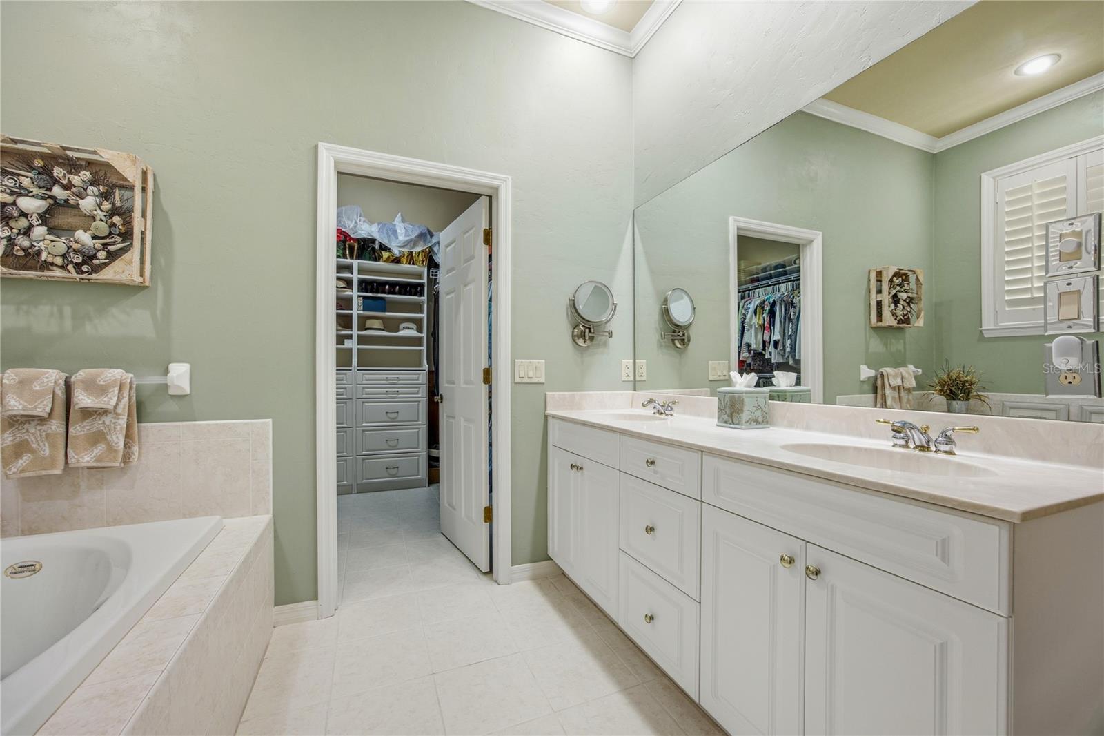 Image 26 of 62 For 6448 90 Street