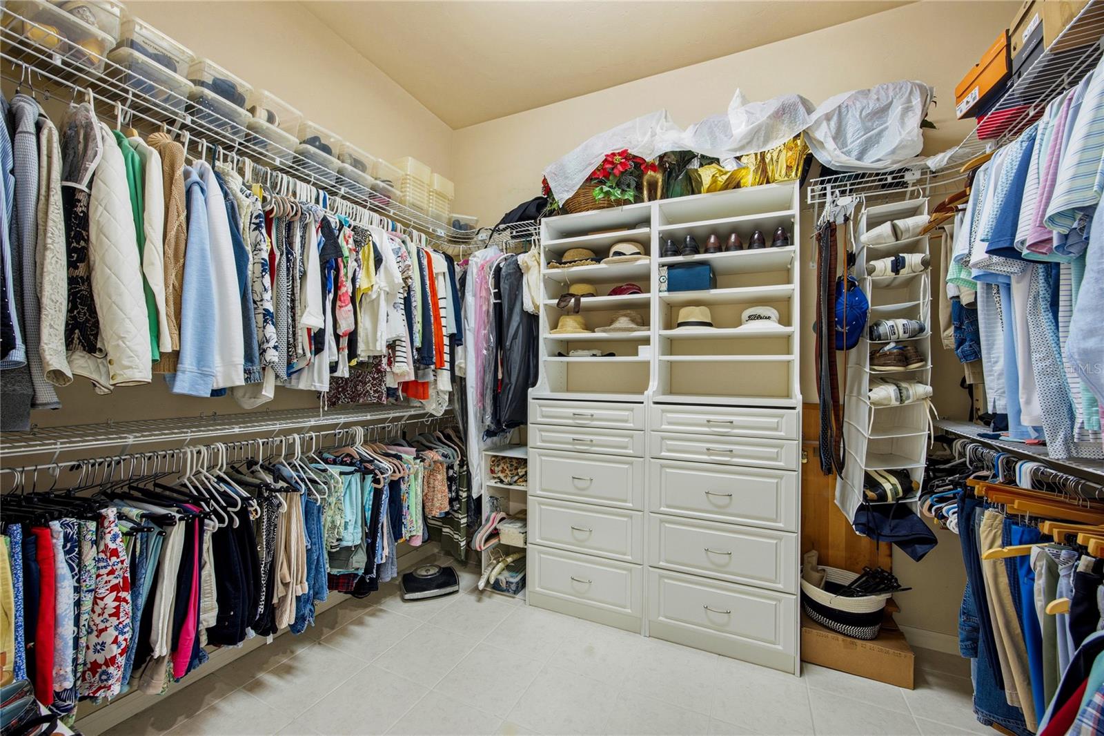 Image 27 of 62 For 6448 90 Street