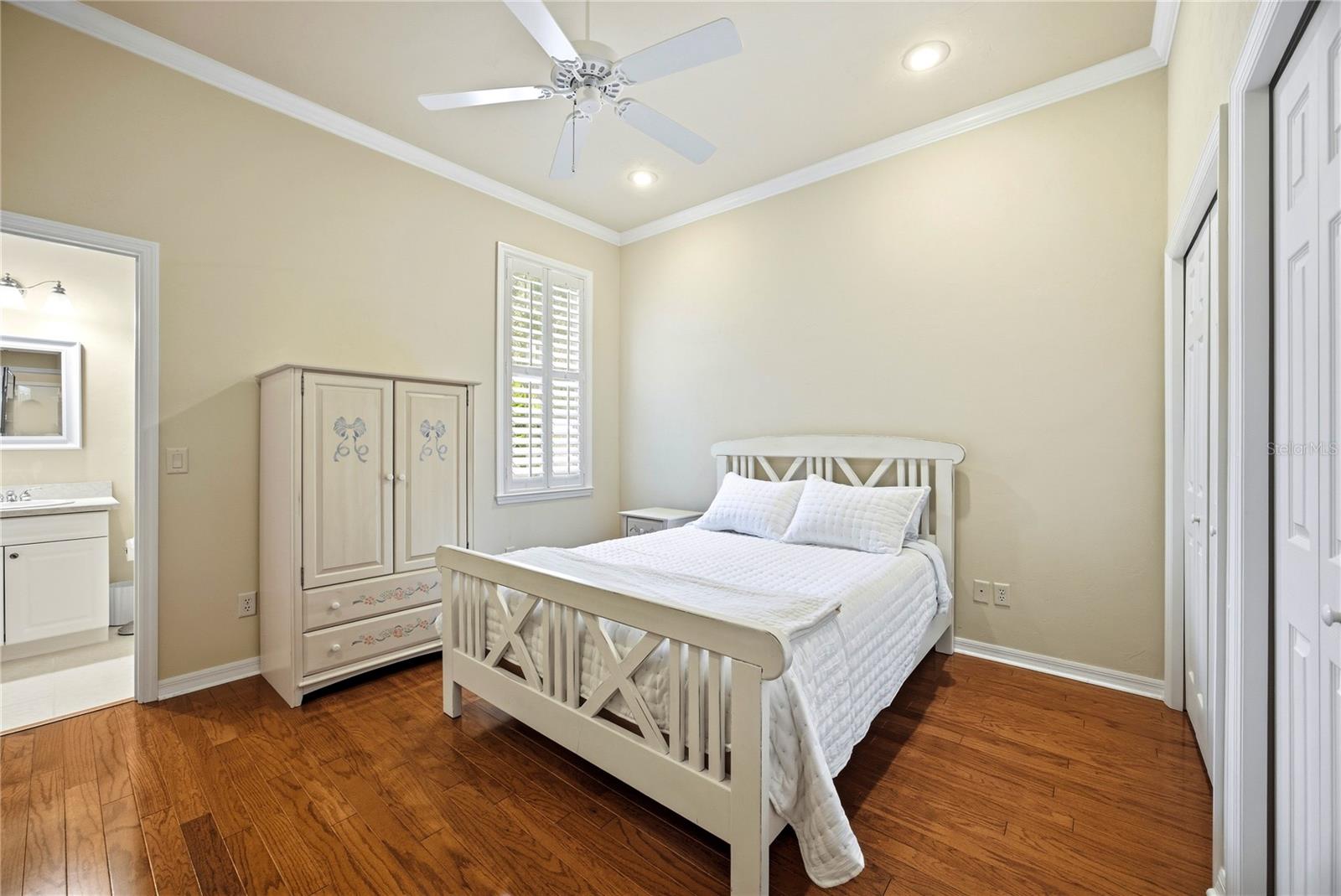 Image 29 of 62 For 6448 90 Street