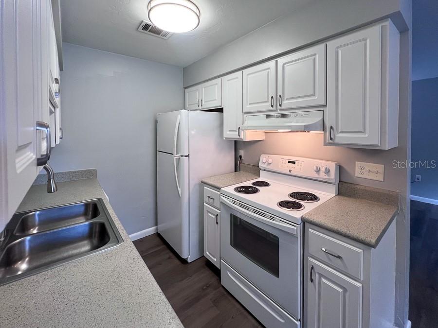 Image 7 of 20 For 2232 39th Drive A