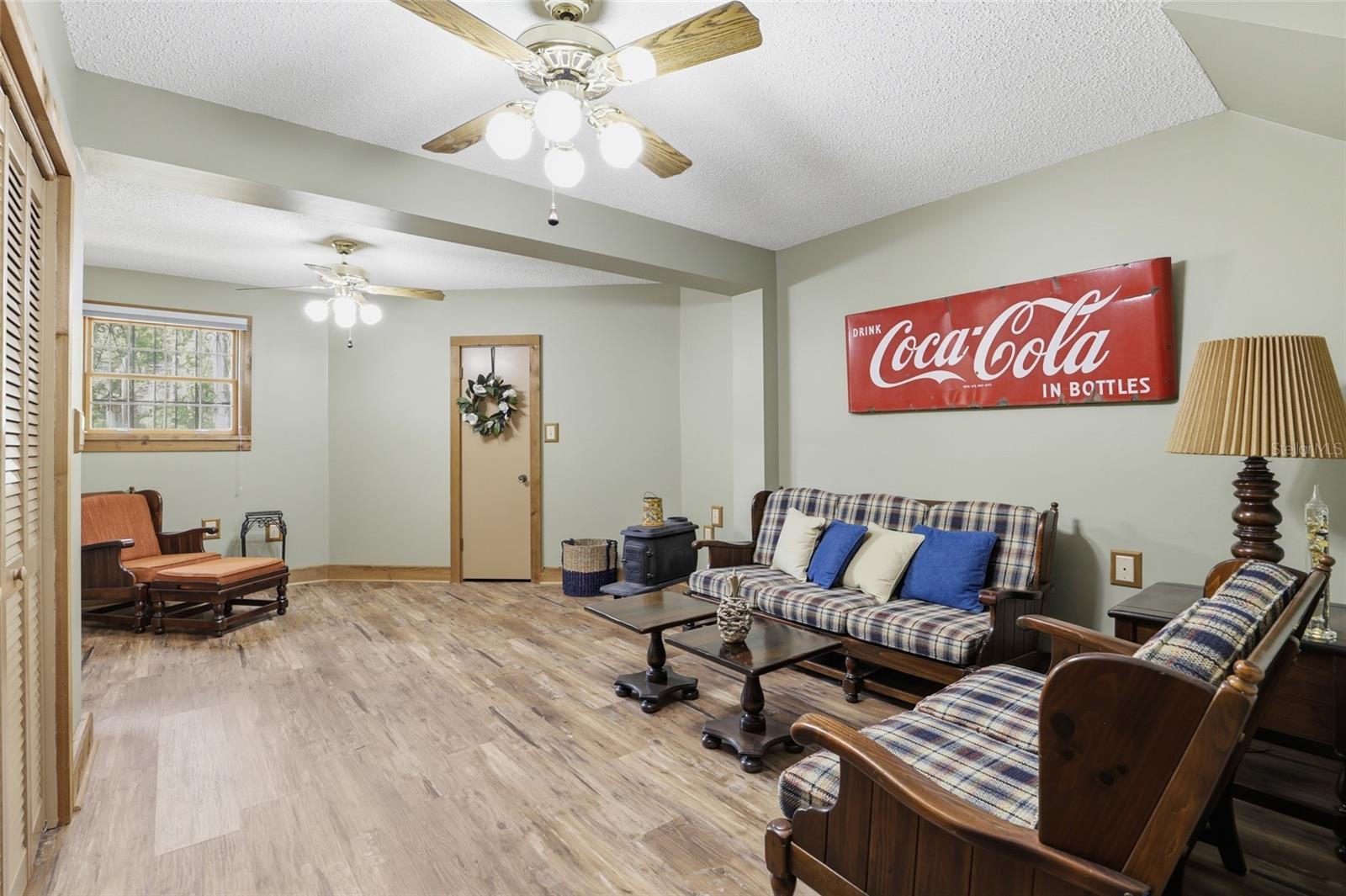 Image 3 of 85 For 818 783 Street