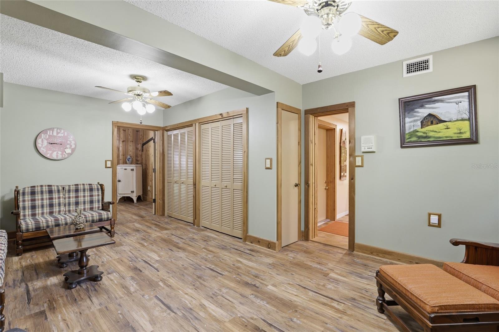 Image 31 of 85 For 818 783 Street