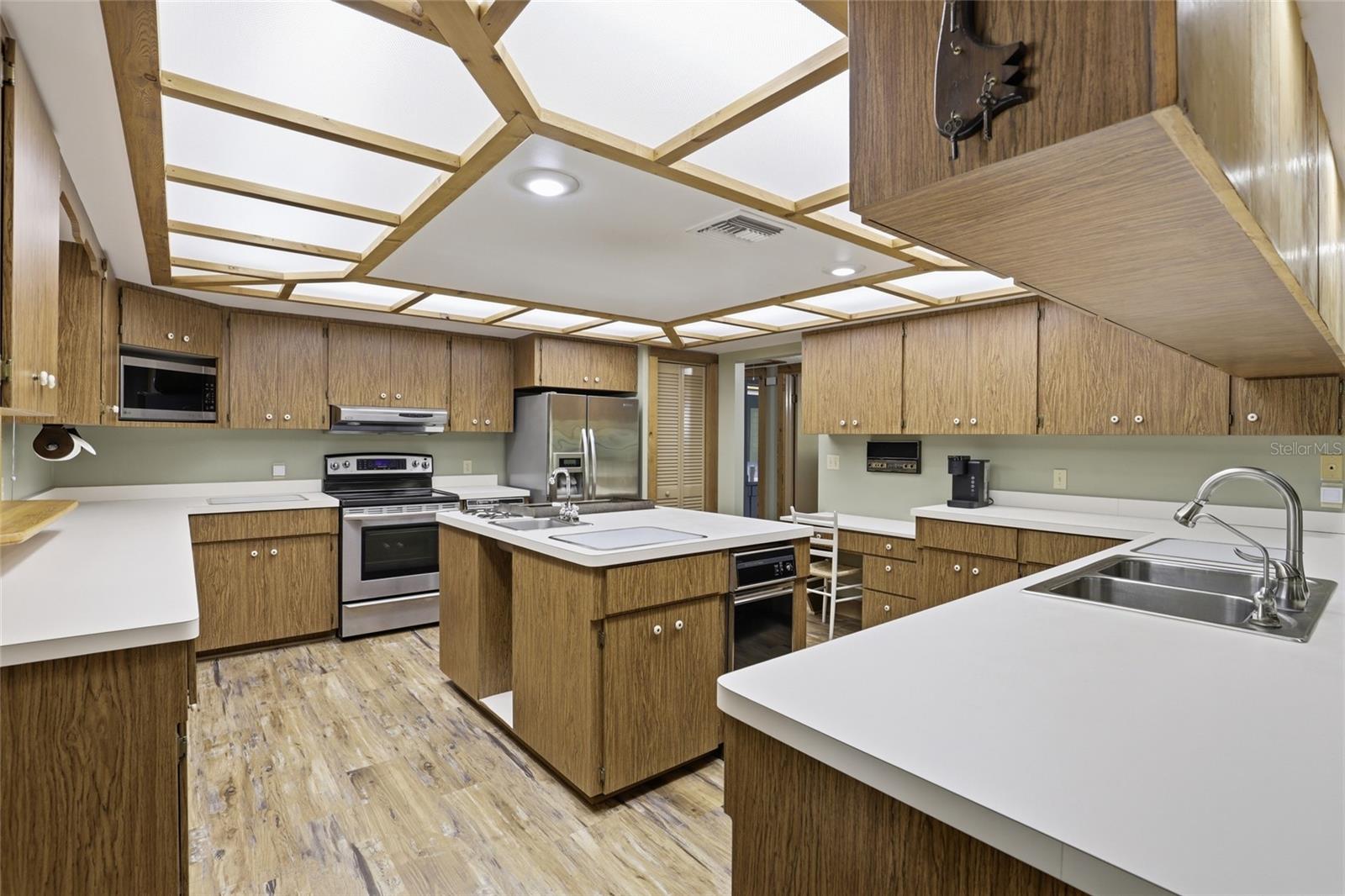 Image 40 of 85 For 818 783 Street