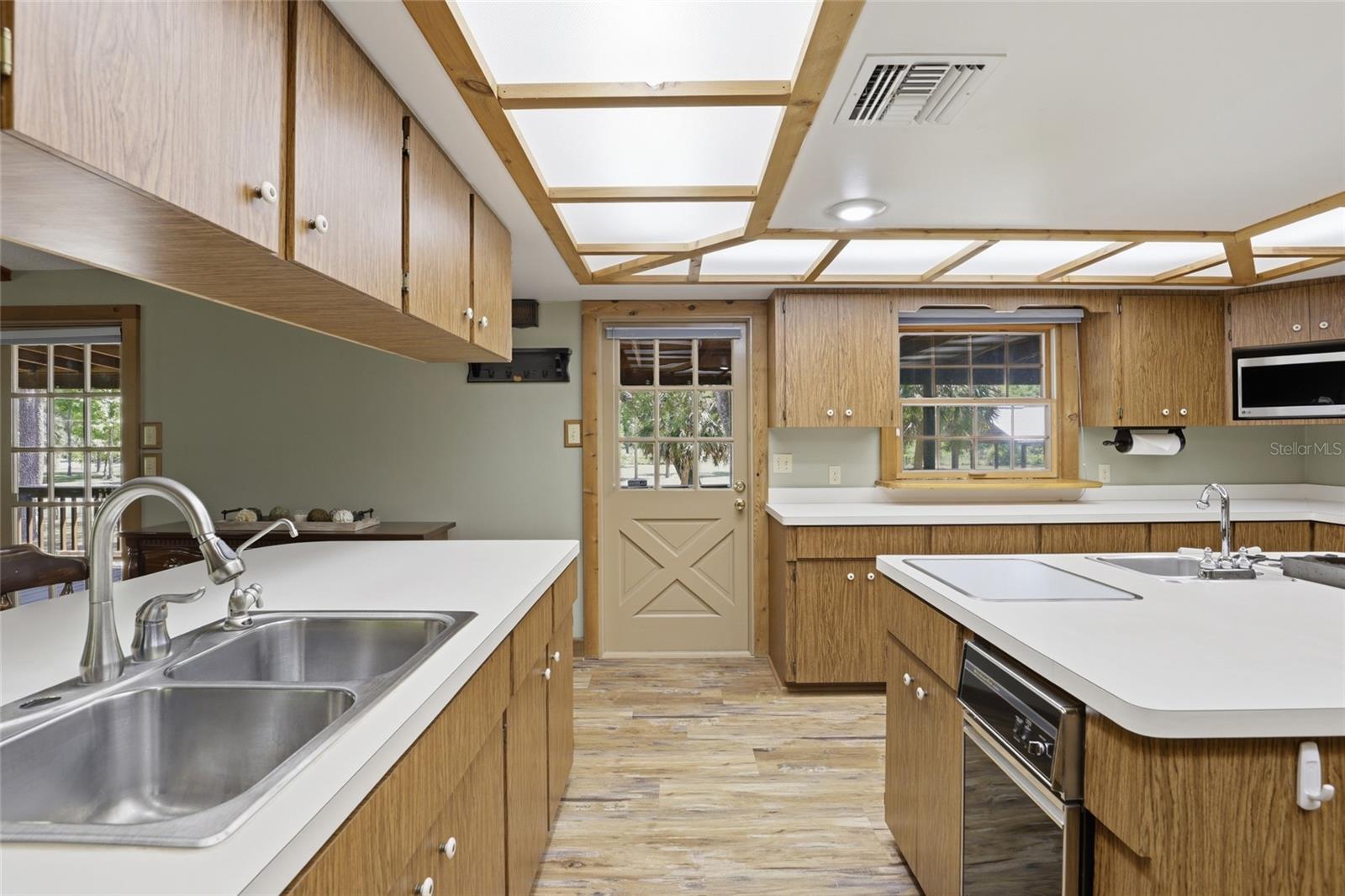 Image 46 of 85 For 818 783 Street