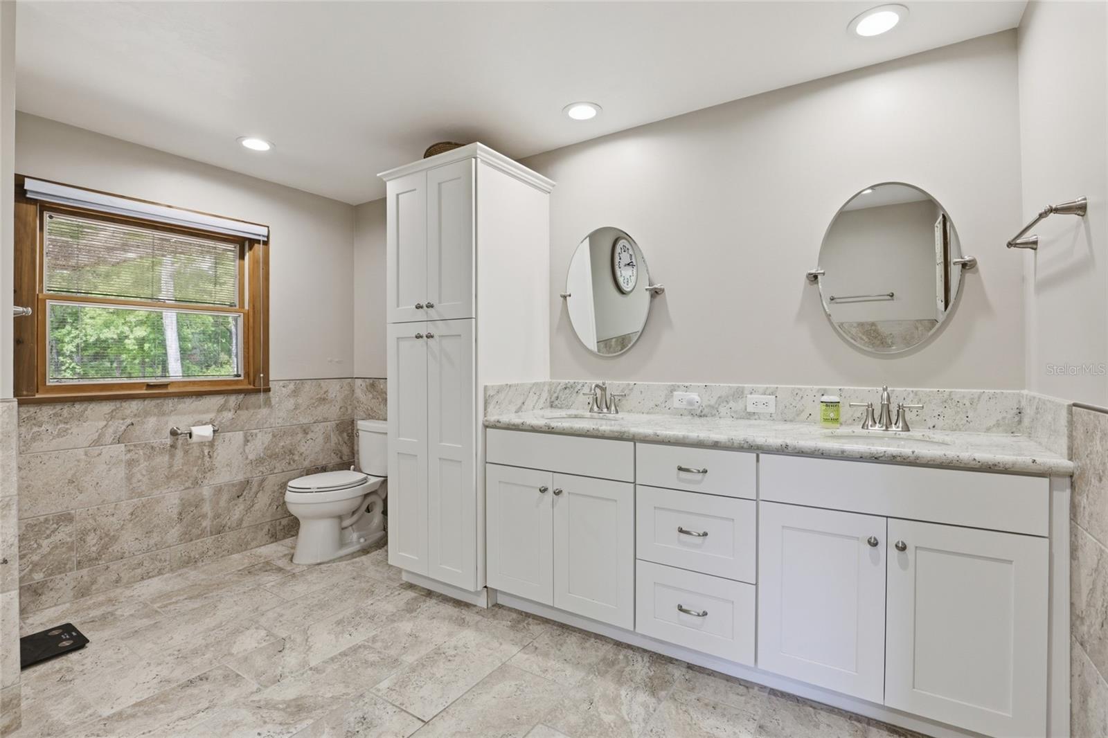 Image 52 of 85 For 818 783 Street