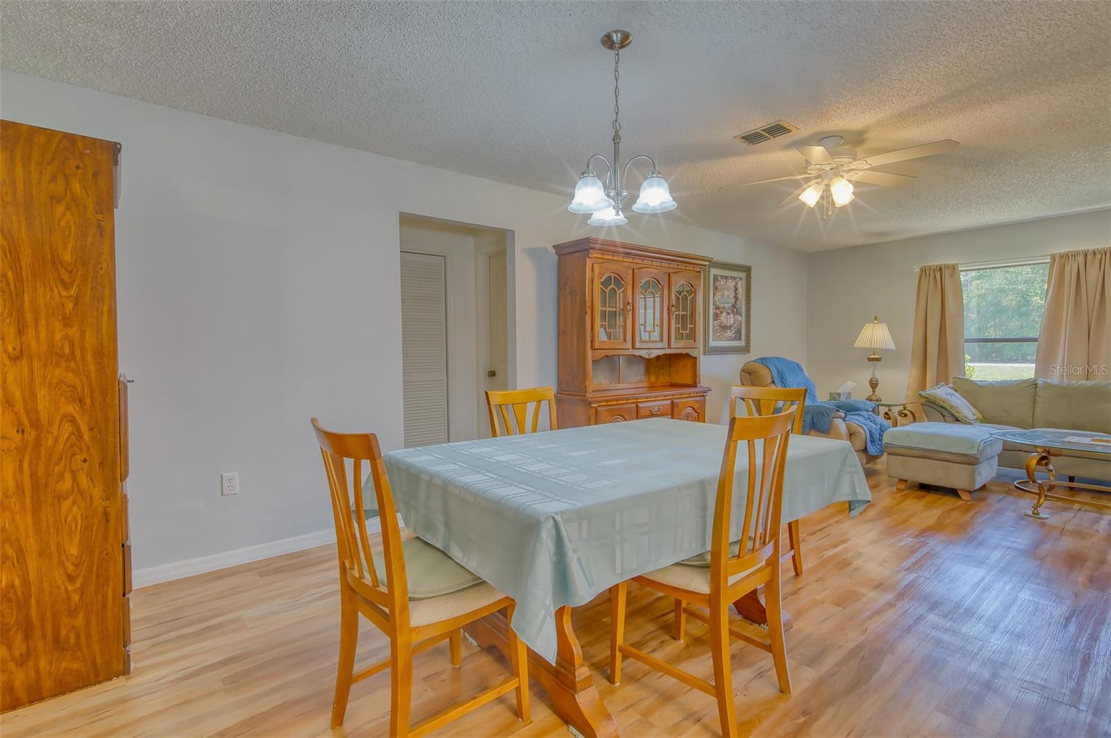 Image 10 of 67 For 3710 Susan Point