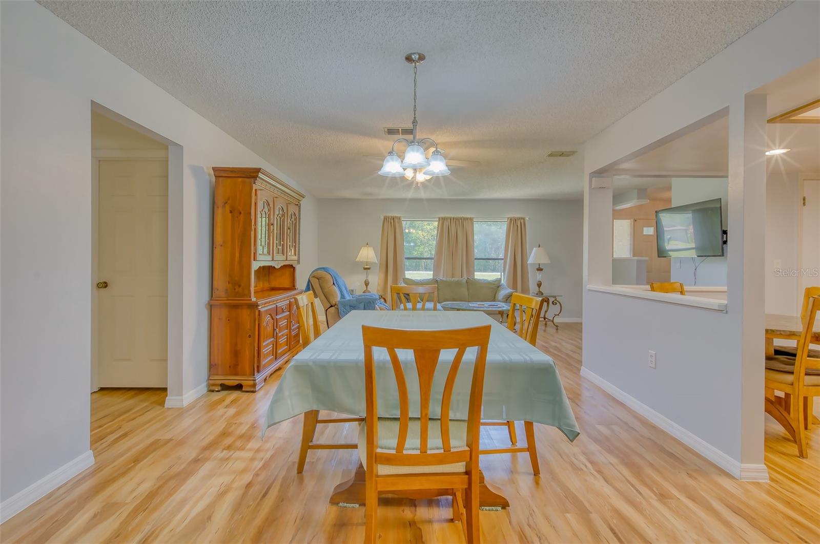 Image 11 of 67 For 3710 Susan Point