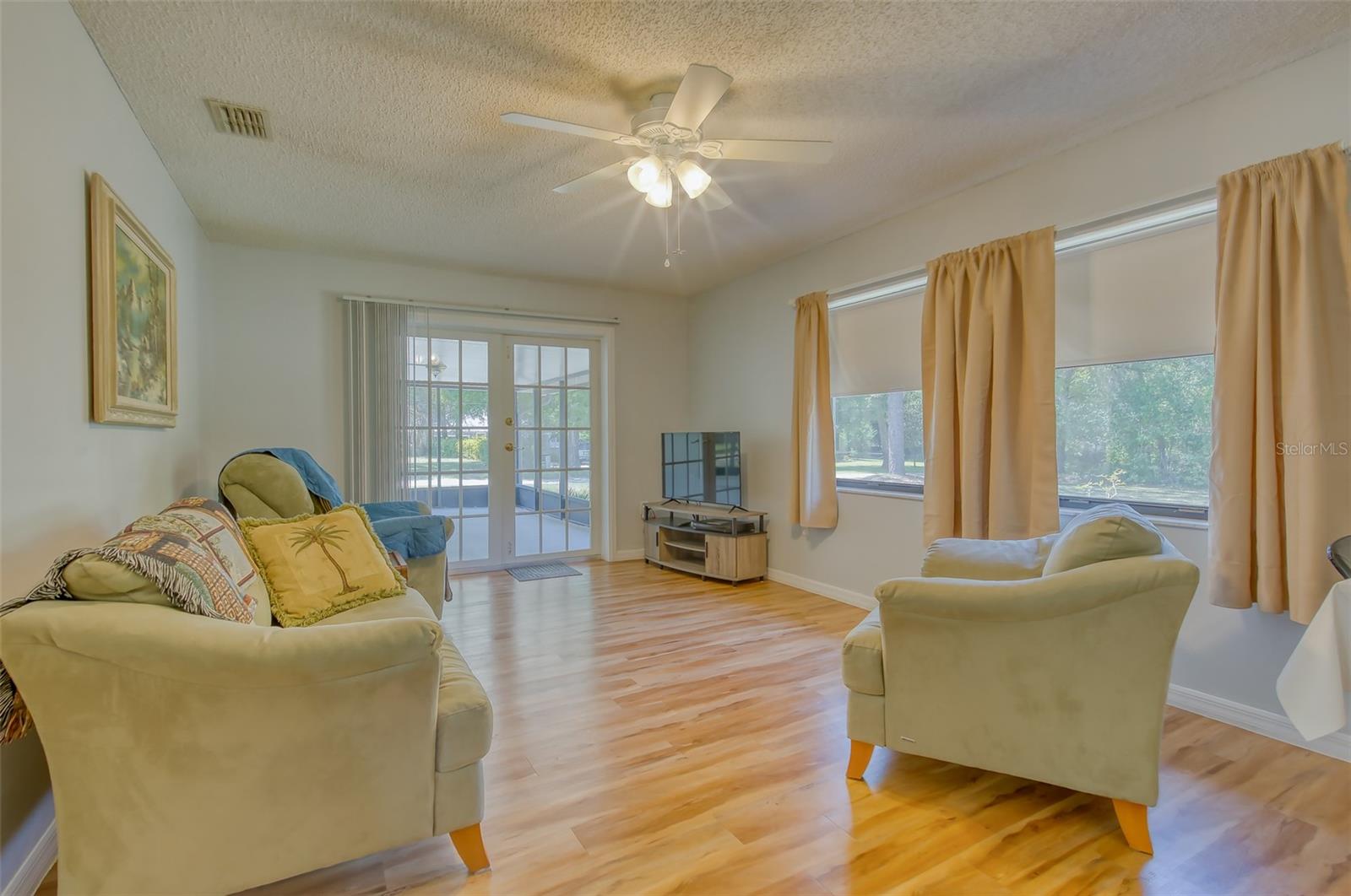 Image 18 of 67 For 3710 Susan Point