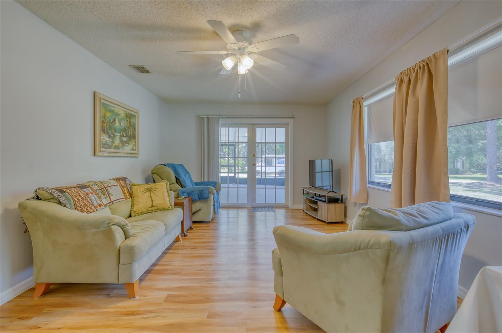 Image 19 of 67 For 3710 Susan Point