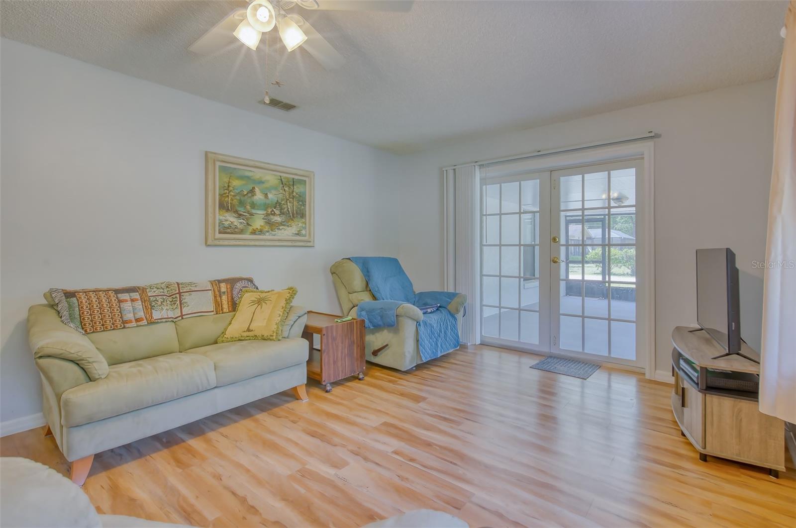 Image 20 of 67 For 3710 Susan Point