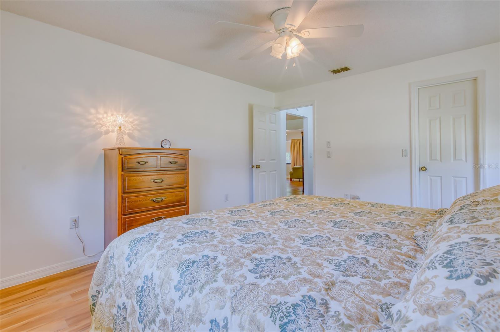 Image 30 of 67 For 3710 Susan Point