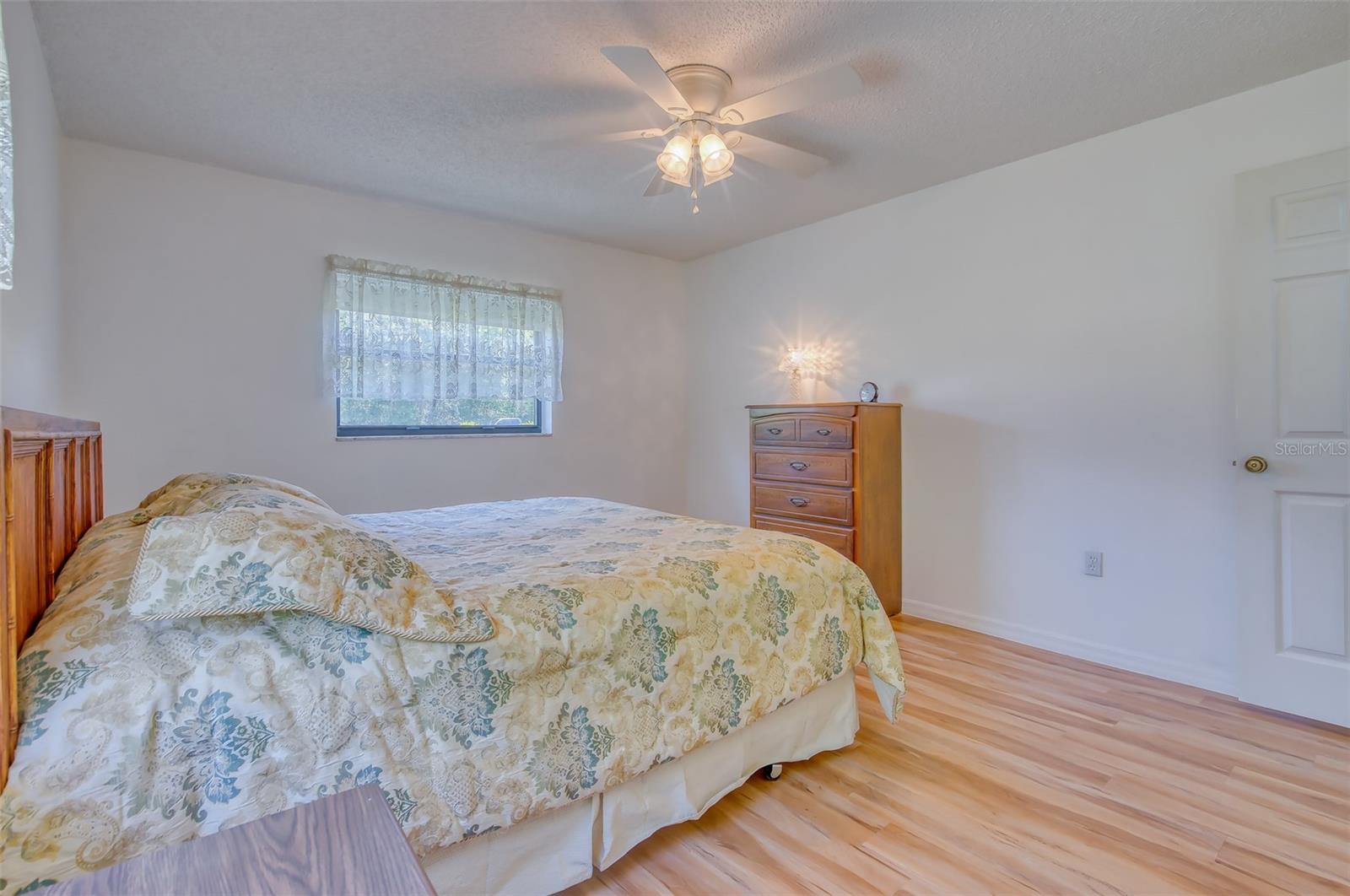 Image 31 of 67 For 3710 Susan Point