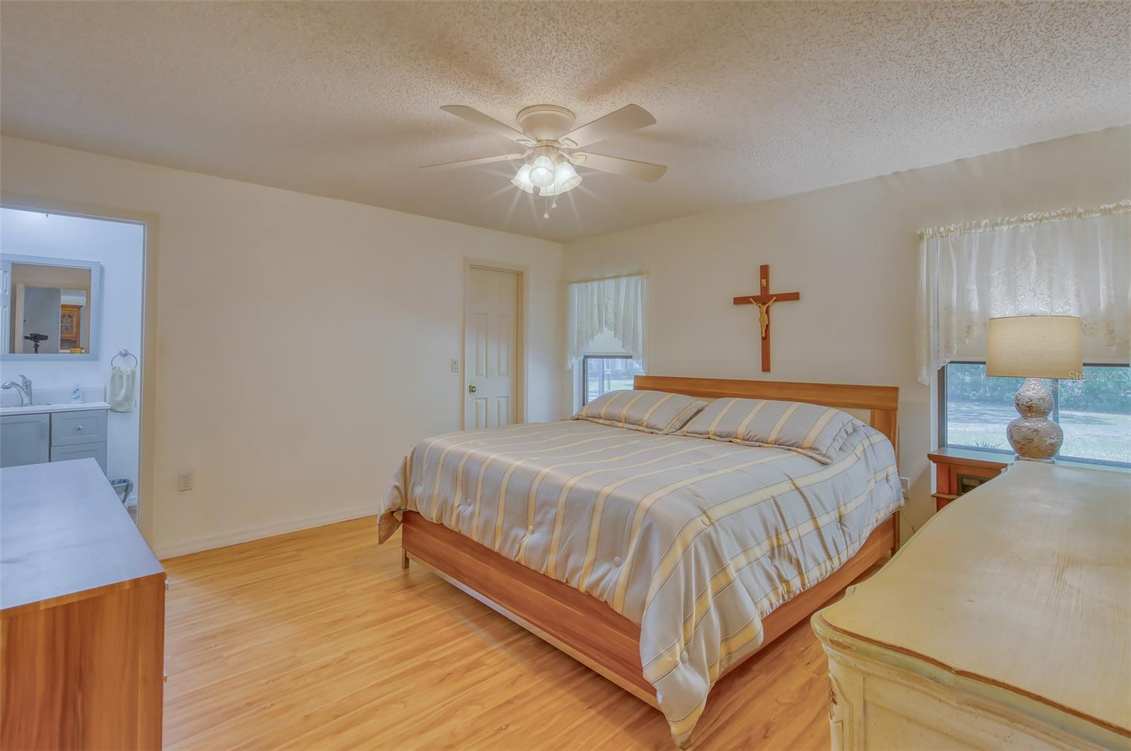 Image 32 of 67 For 3710 Susan Point