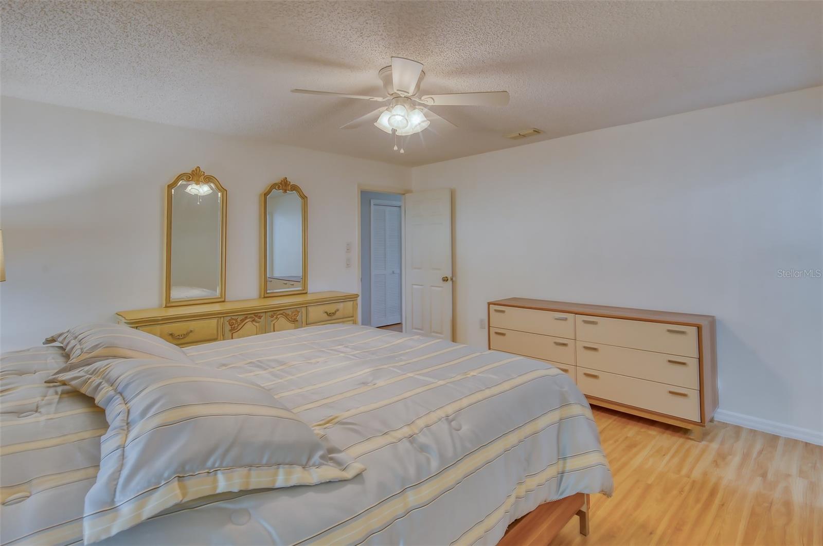 Image 34 of 67 For 3710 Susan Point