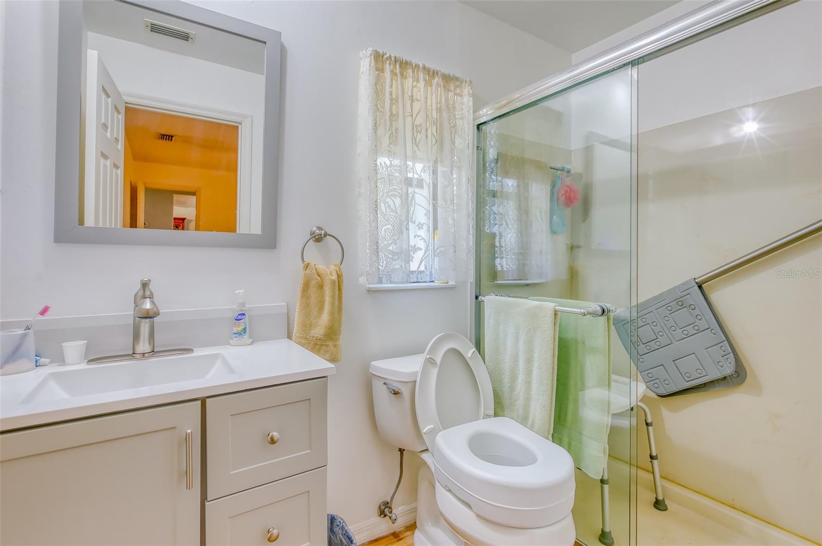 Image 35 of 67 For 3710 Susan Point