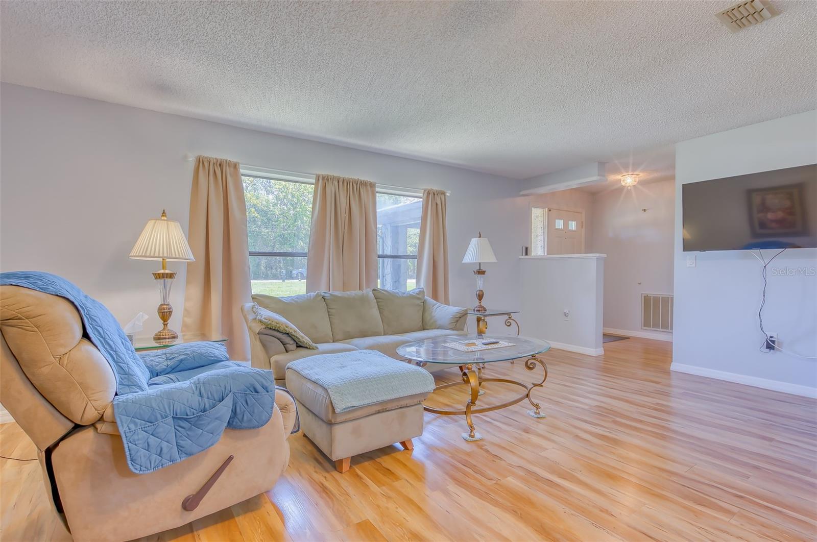 Image 5 of 67 For 3710 Susan Point