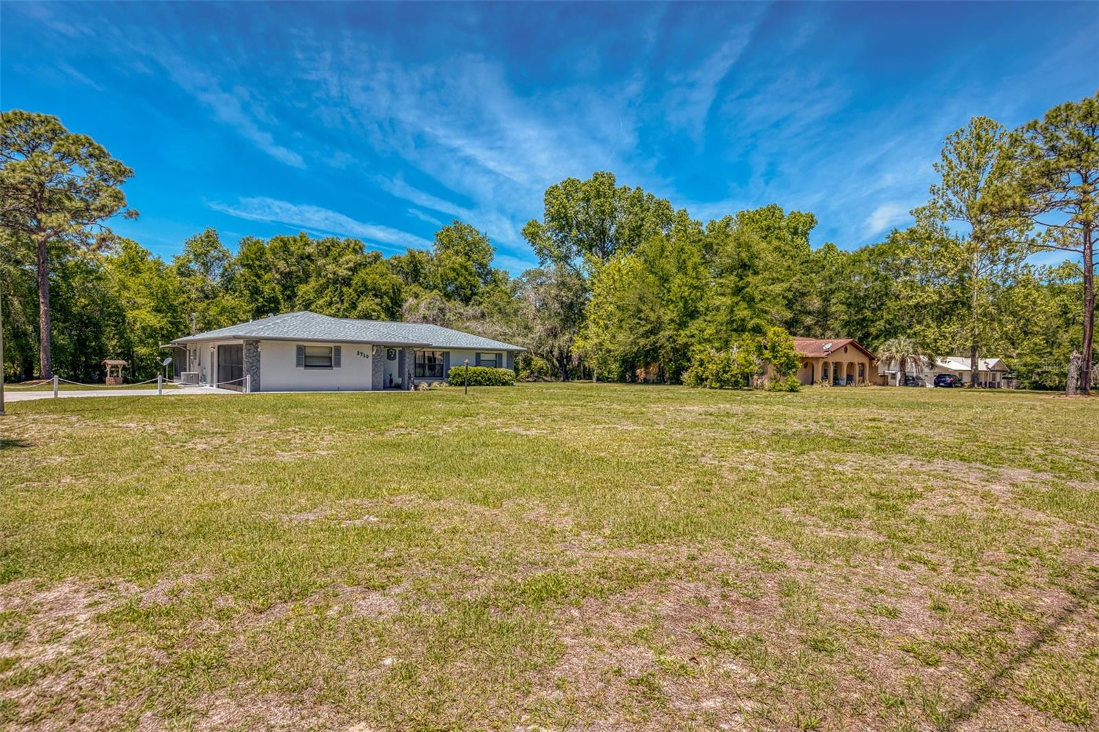 Image 52 of 67 For 3710 Susan Point