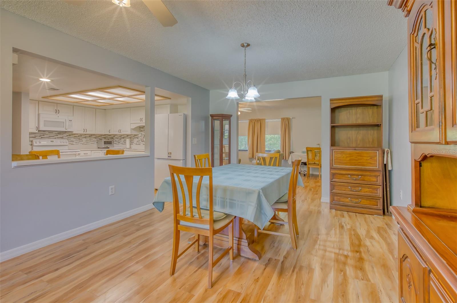 Image 9 of 67 For 3710 Susan Point