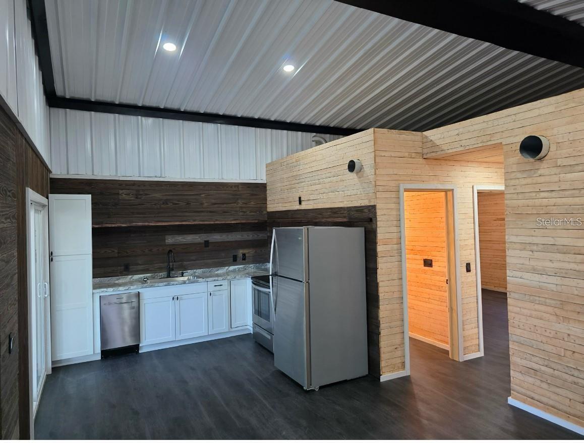 Image 2 of 13 For 401 Kemp Court Suite B