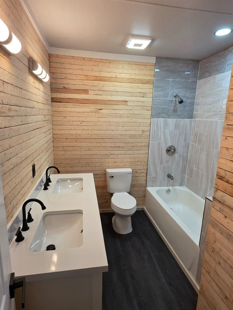 Image 7 of 13 For 401 Kemp Court Suite B