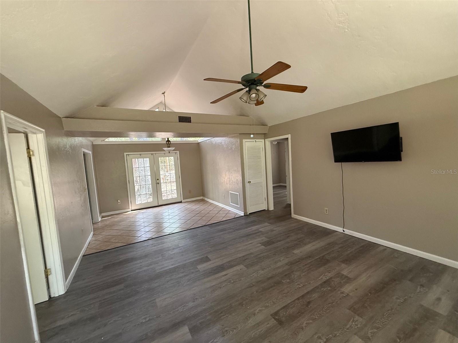 Image 3 of 15 For 3201 28th Avenue