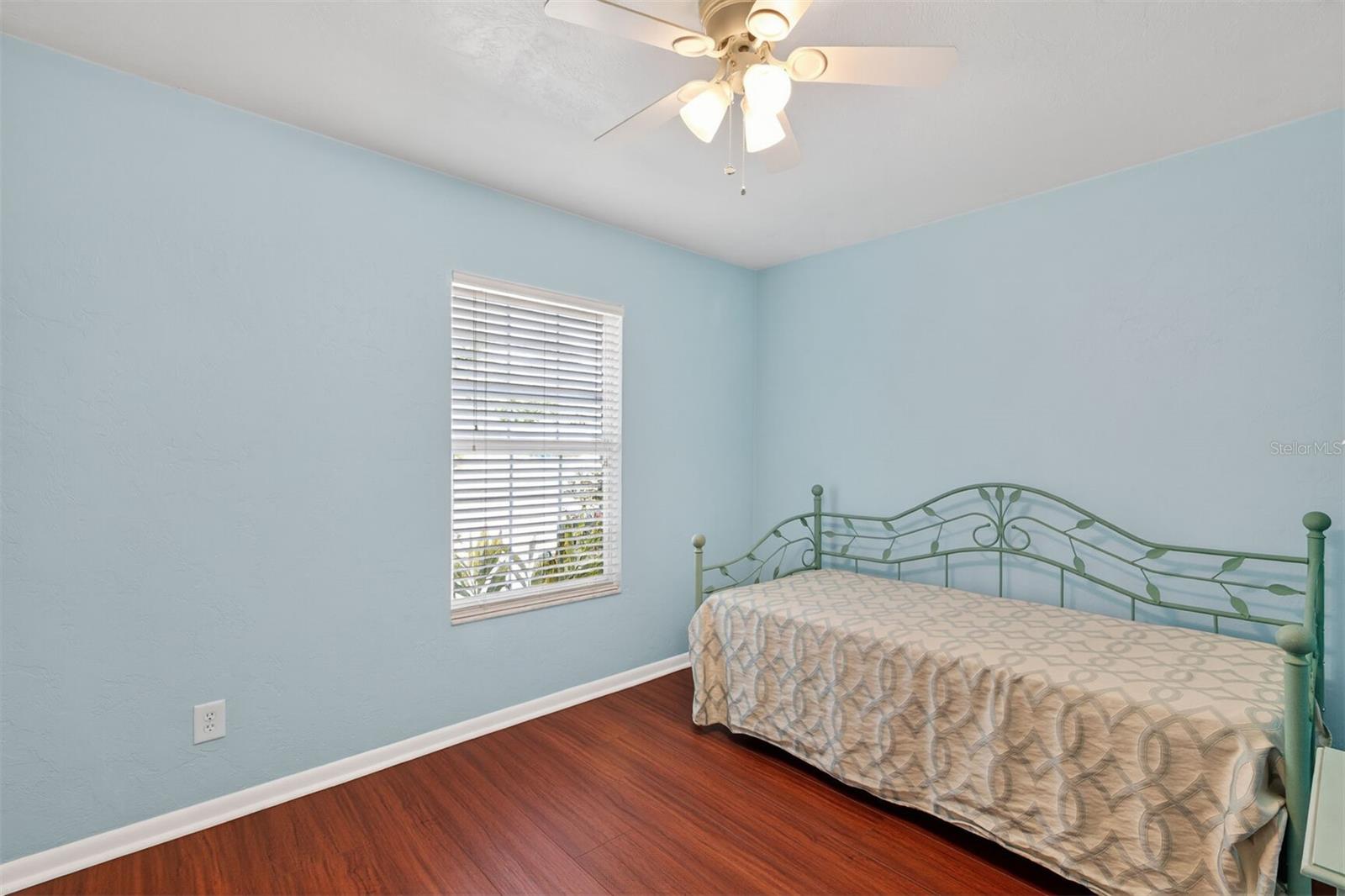 Image 14 of 33 For 4604 44th Place