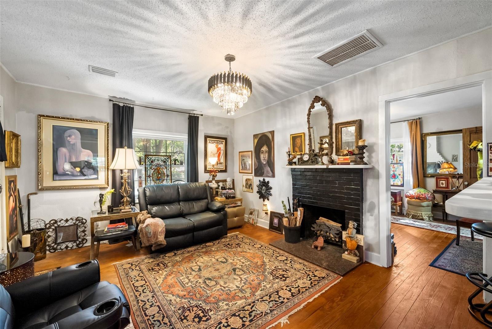 Image 10 of 32 For 360 Se Lakeview Drive